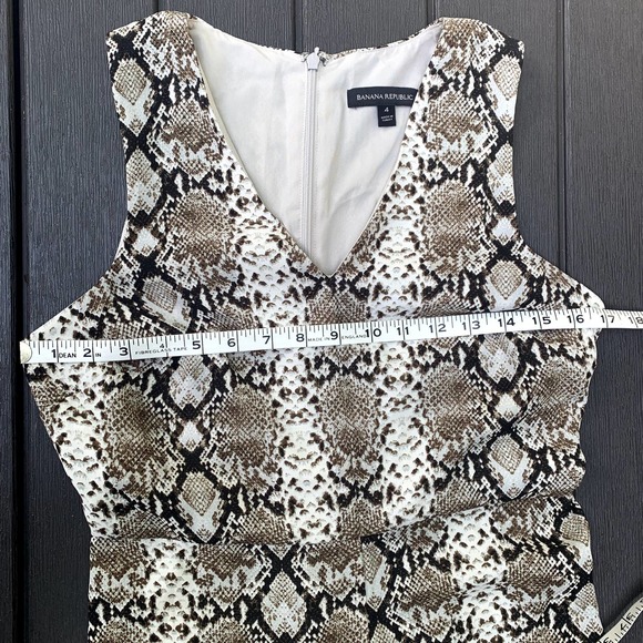 Womens Banana Republic Snakeskin Wide Leg Cropped Jumpsuit Brown Size 4 - Picture 9 of 10